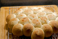 Pull-apart dinner rolls