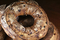 Cranberry Semolina Crown with Pine Nuts and Fennel